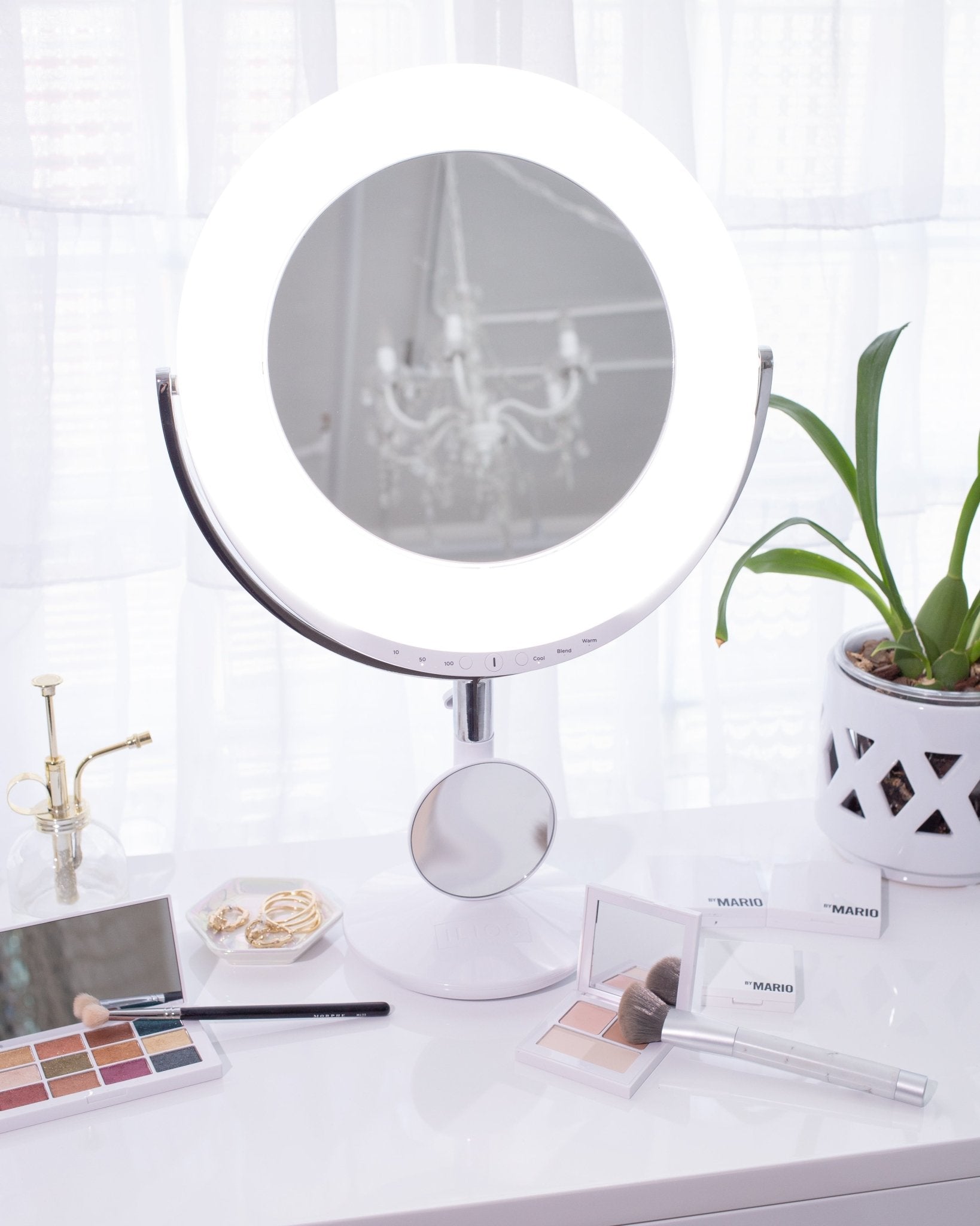 Best Mirror for Makeup Application - Ilios Lighting