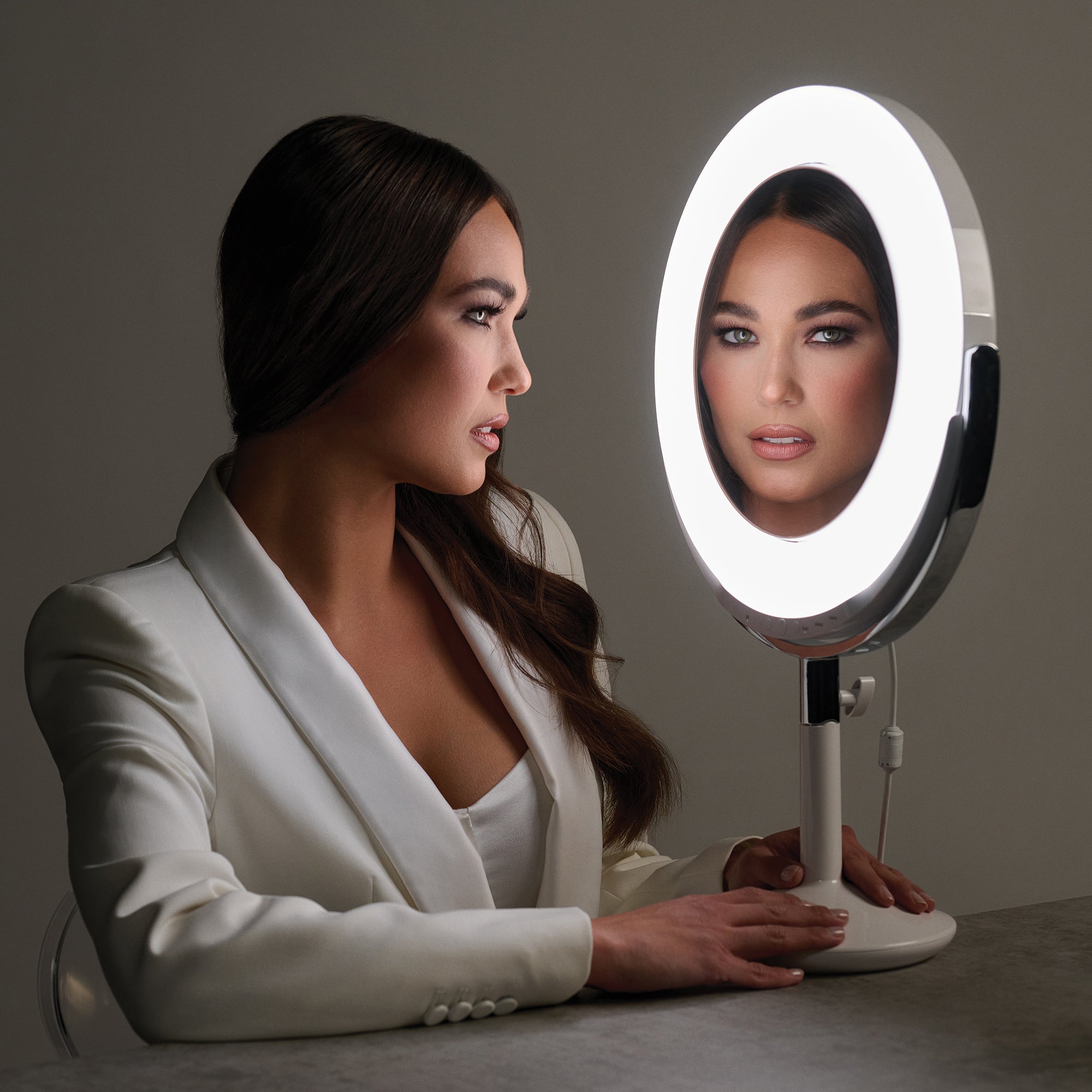 Beauty Ring Mirror - Ilios Lighting