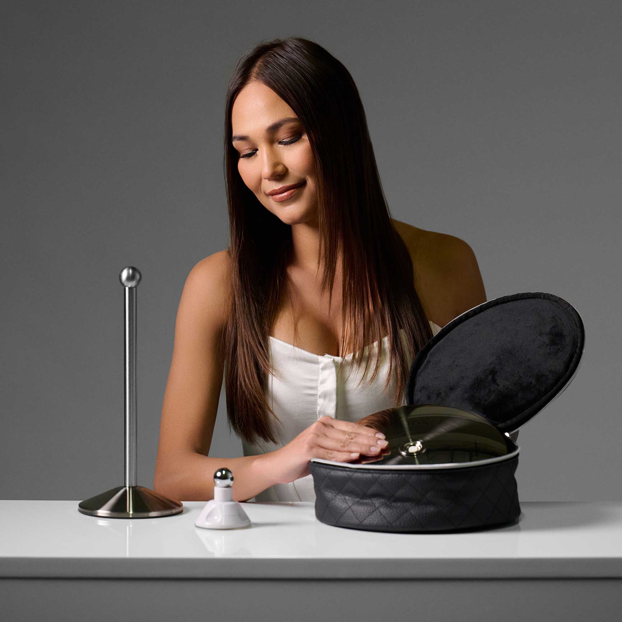 Rechargeable Mirror Travel Bag - Ilios Lighting