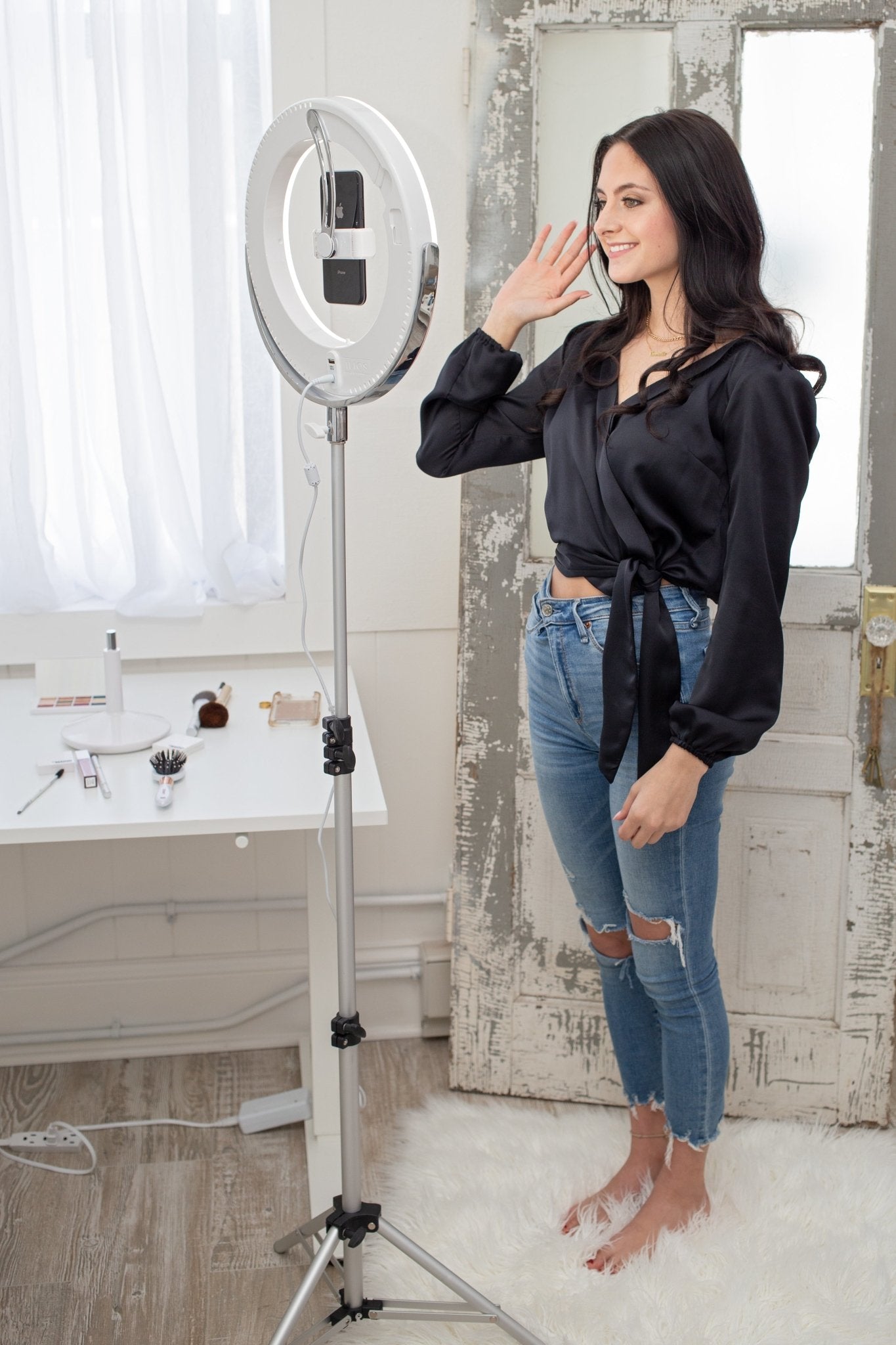 Why Ring Lights are ideal for content creators. - Ilios Lighting