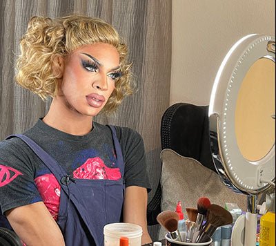 Yvie Oddly Reviews the Beauty Ring - Ilios Lighting