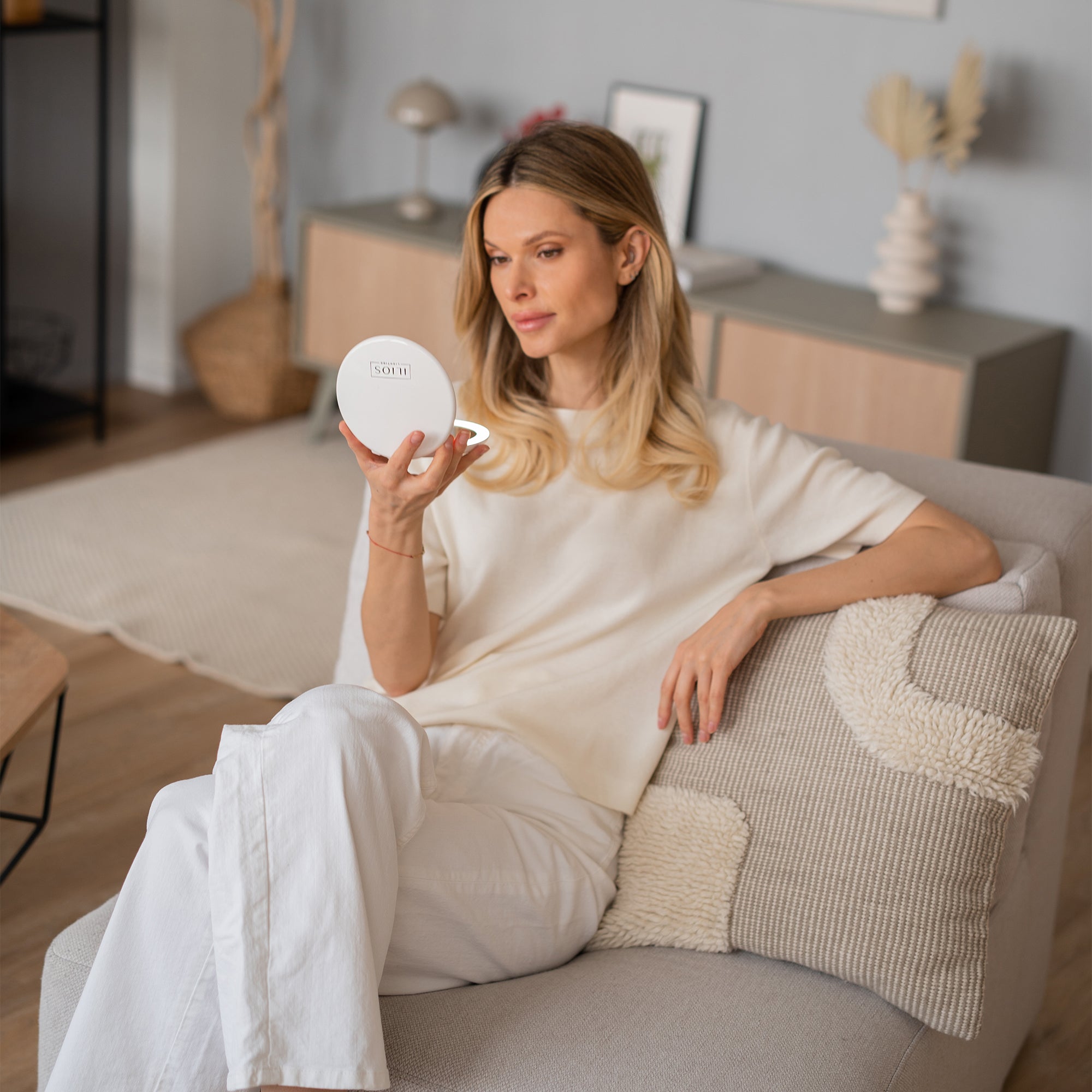 The Signature Mirror Set
