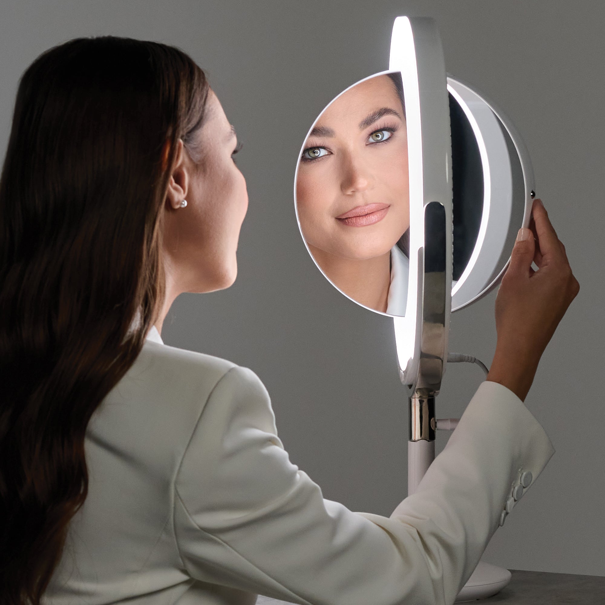 makeup-mirror-with-dual-magnification-1x-5x-optional-10x-ilios