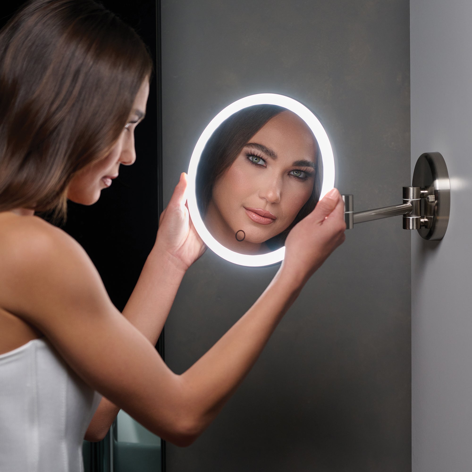 Rechargeable Wall Mirror - Ilios Lighting